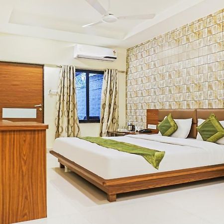 Hotel Lions Den Lonavala Exterior photo